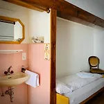 Hotel Weisses Roessli 2*