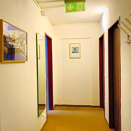 Weisses Roessli Hotel