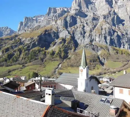 Weisses Roessli Szálloda Leukerbad
