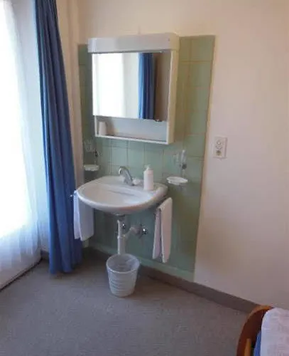 Weisses Roessli Hotel