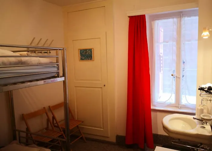 Weisses Roessli Hotel 2*